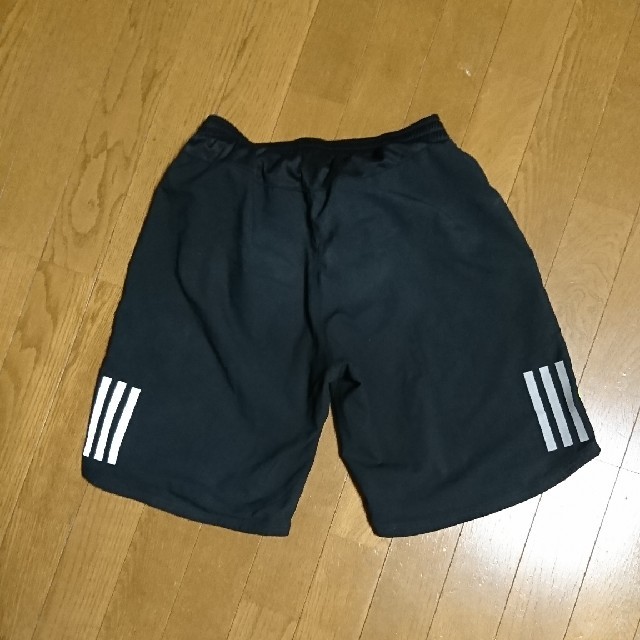 adidas(アディダス)のadidas ハーフパンツ サイズM スポーツ/アウトドアのランニング(ウェア)の商品写真