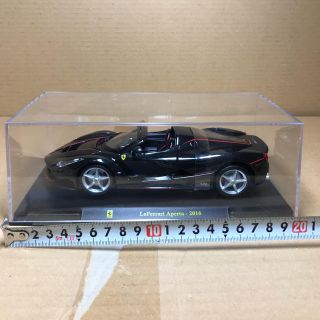 フェラーリ(Ferrari)のブラーゴ 1/24 ラフェラーリ アペルタ 2016 ダイキャスト製ミニカー  (ミニカー)