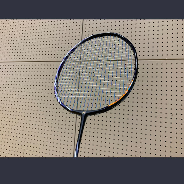 YONEX(ヨネックス)のアストロクス100zz スポーツ/アウトドアのスポーツ/アウトドア その他(バドミントン)の商品写真