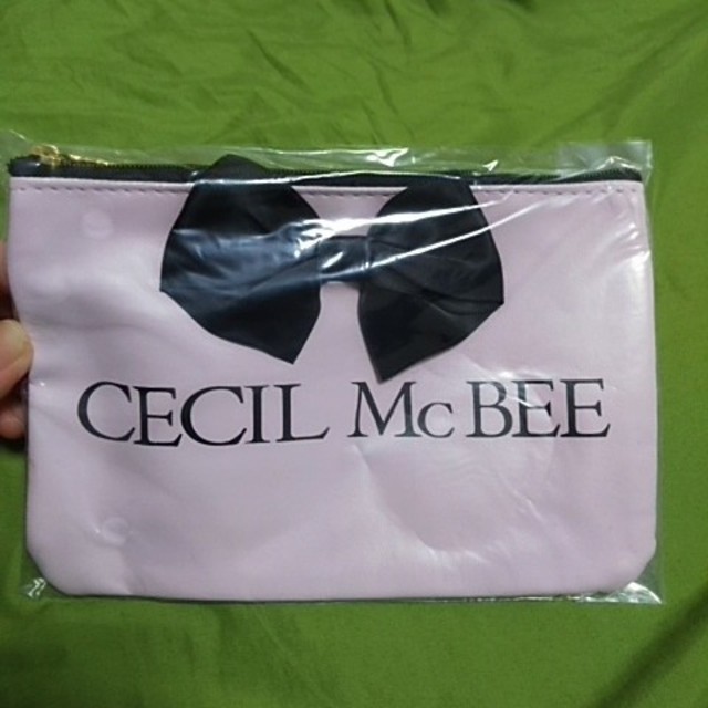 CECIL McBEE(セシルマクビー)のCECIL McBEEミニポーチ　ピンク レディースのファッション小物(ポーチ)の商品写真