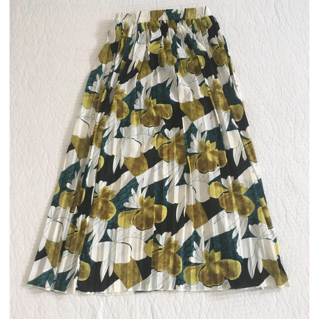 fifth(フィフス)のfifth 星玲奈プロデュース　プリーツフラワーロングスカート レディースのスカート(ロングスカート)の商品写真