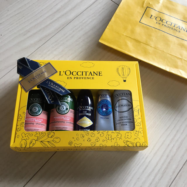 L'OCCITANE(ロクシタン)のキットロクシタンプラスⅡ ラッピング済み コスメ/美容のスキンケア/基礎化粧品(その他)の商品写真