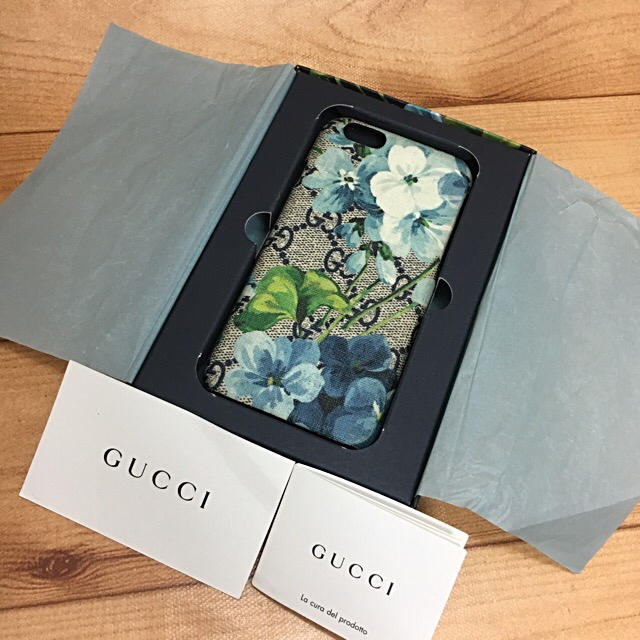 Gucci - 正規品【良品】GUCCI フローラ iPhoneケース の通販