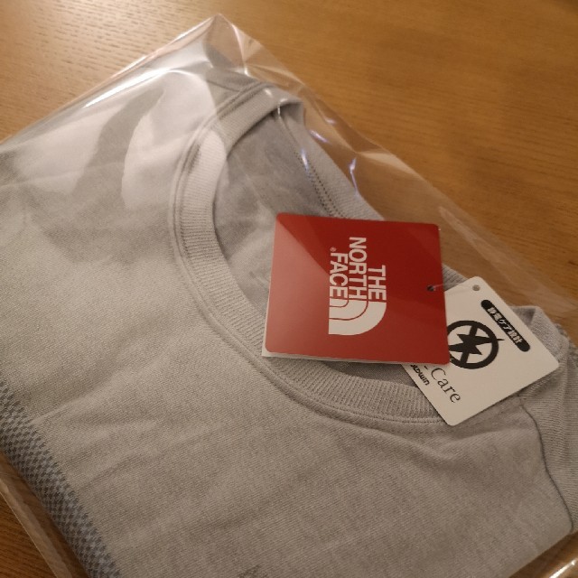 THE NORTH FACE(ザノースフェイス)の新品　THE NORTH FACE 半袖Tシャツ ヌプシロゴドライクルー メンズのトップス(Tシャツ/カットソー(半袖/袖なし))の商品写真