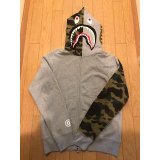 アベイシングエイプ(A BATHING APE)のAPE シャークパーカー グリーンカモ グレー 迷彩(パーカー)