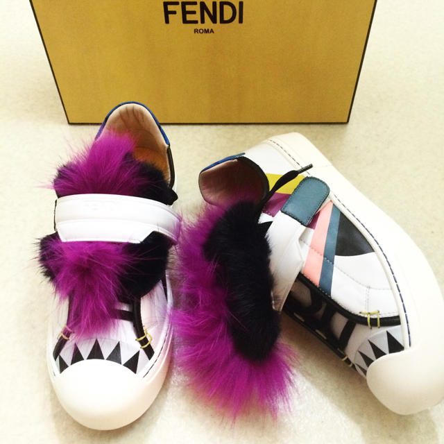 FENDI モンスター ファー スニーカー 定価15万 - スニーカー