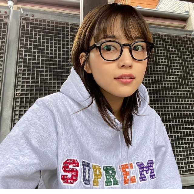 川口春奈着用 supreme The Most hooded パーカーメンズ