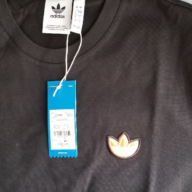 adidas(アディダス)のadidasTシャツメンズ メンズのトップス(Tシャツ/カットソー(半袖/袖なし))の商品写真