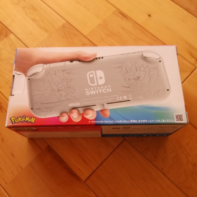 新品 Nintendo Switch Lite 本体 ザシアン・ザマゼンタ