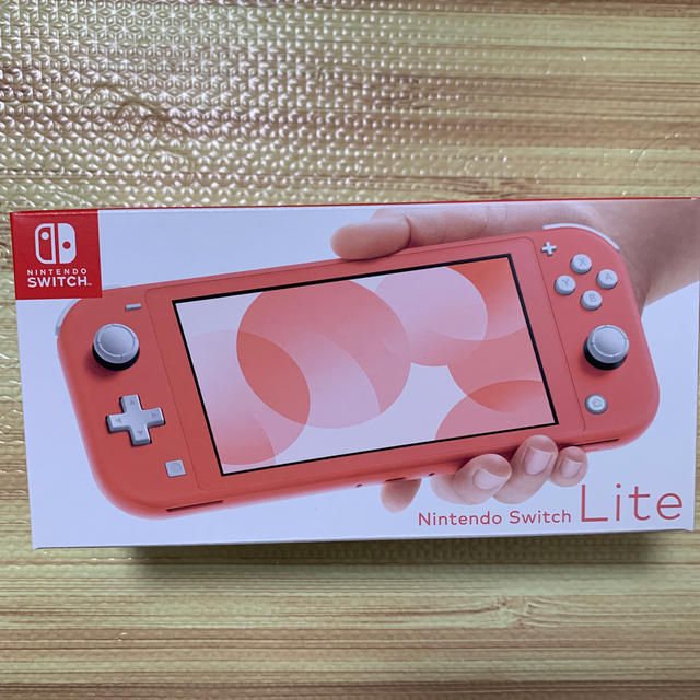 NINTENDO SWITCH LITE コーラル