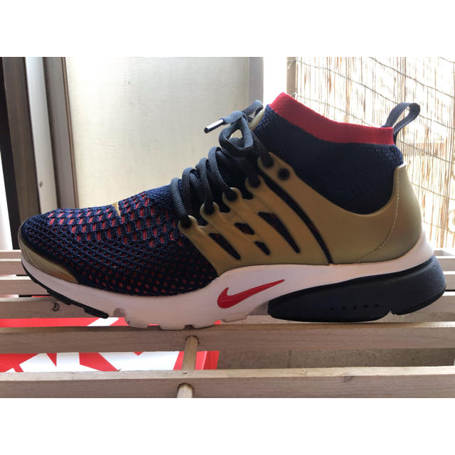 NIKE(ナイキ)のAIR PRESTO ULTRA FLYKNIT メンズの靴/シューズ(スニーカー)の商品写真