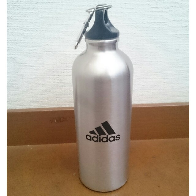 adidas(アディダス)のアディダス ステンレスボトル インテリア/住まい/日用品のキッチン/食器(容器)の商品写真