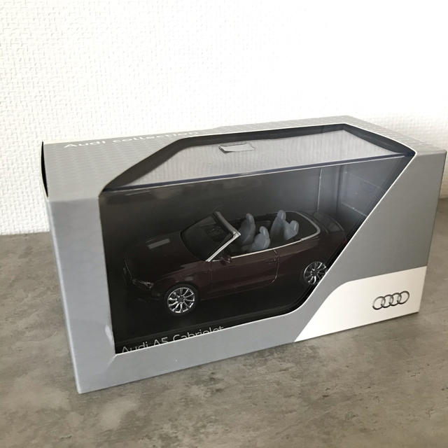 AUDI(アウディ)の【新品】Audi 1:43コレクションミニカー エンタメ/ホビーのおもちゃ/ぬいぐるみ(ミニカー)の商品写真