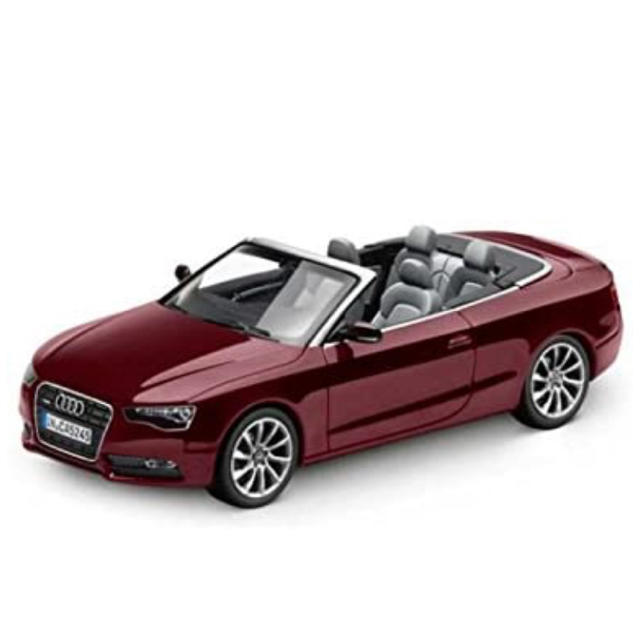 AUDI(アウディ)の【新品】Audi 1:43コレクションミニカー エンタメ/ホビーのおもちゃ/ぬいぐるみ(ミニカー)の商品写真