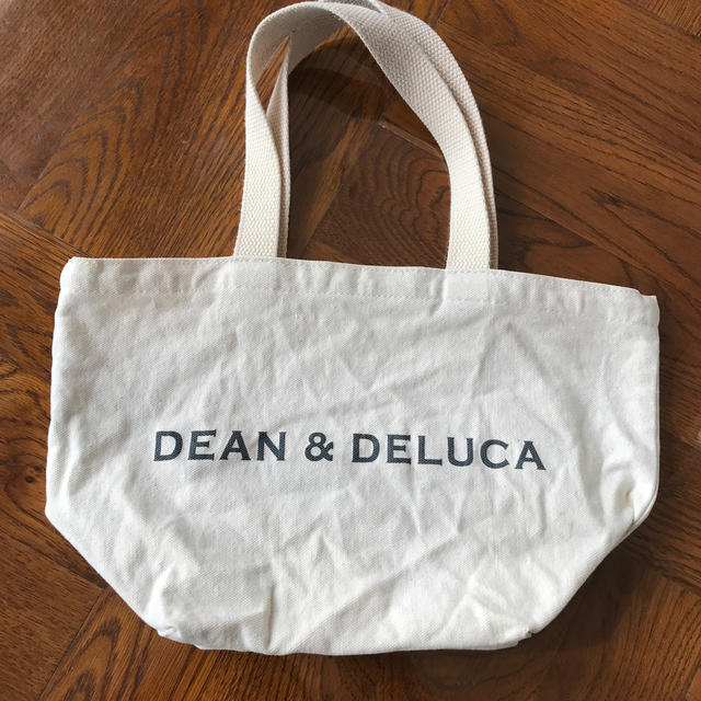 DEAN & DELUCA(ディーンアンドデルーカ)のDEAN & DELUCA  バッグ　サイズS レディースのバッグ(トートバッグ)の商品写真