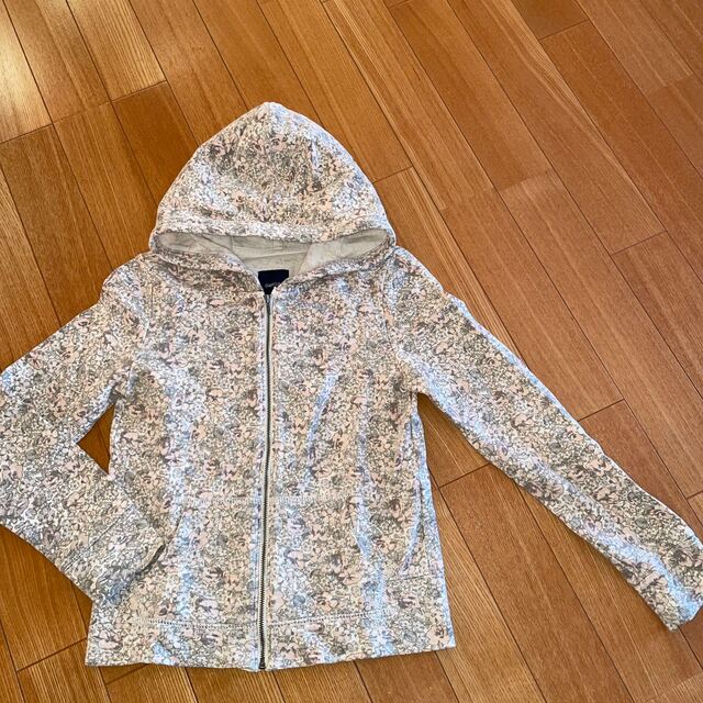 GAP Kids(ギャップキッズ)のgap kids 可愛いお花柄　パーカー キッズ/ベビー/マタニティのキッズ服女の子用(90cm~)(ジャケット/上着)の商品写真