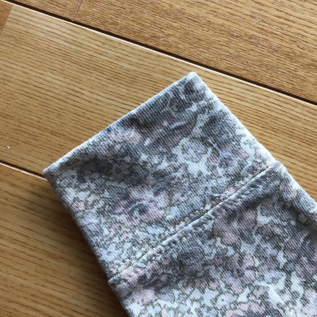 GAP Kids(ギャップキッズ)のgap kids 可愛いお花柄　パーカー キッズ/ベビー/マタニティのキッズ服女の子用(90cm~)(ジャケット/上着)の商品写真