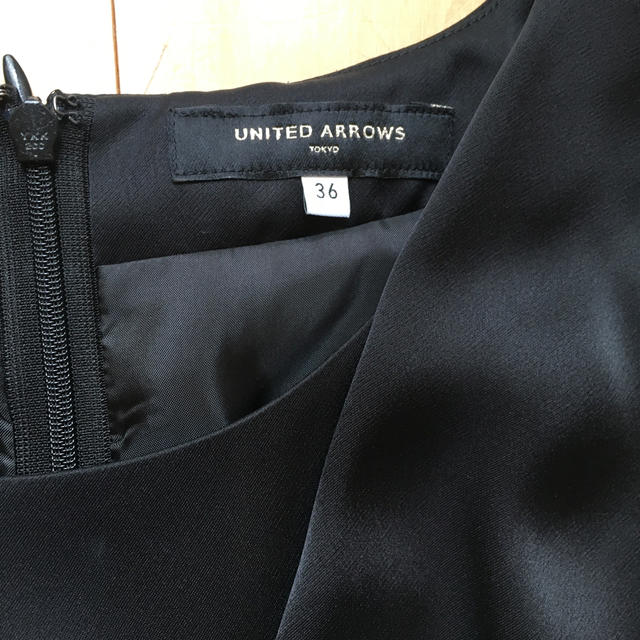 UNITED ARROWS(ユナイテッドアローズ)のユナイテッドアローズ　フォーマル  ワンピース　ブラック　ドレープ　美品 レディースのワンピース(ひざ丈ワンピース)の商品写真