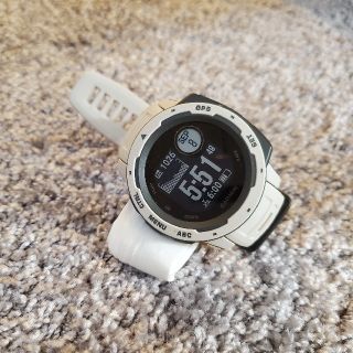 ガーミン(GARMIN)の【美品】GARMINアウトドアウォッチInstinct【箱無し】(腕時計(デジタル))