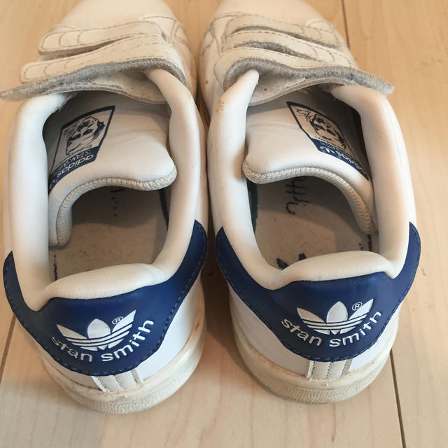 adidas(アディダス)のmihichan様専用※adidas スタンスミス ブルー 18.5cm  キッズ/ベビー/マタニティのキッズ靴/シューズ(15cm~)(スニーカー)の商品写真