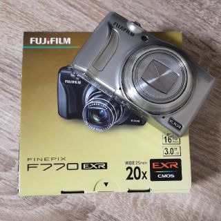 フジフイルム(富士フイルム)の【専用】FUJIFILM FINEPIX F770EXR　箱付き(コンパクトデジタルカメラ)