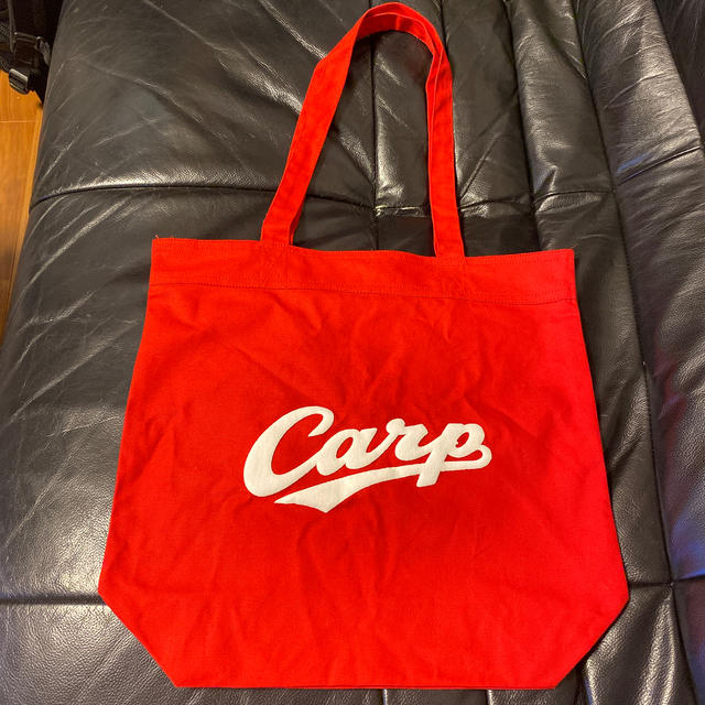 広島東洋カープ(ヒロシマトウヨウカープ)の広島カープ　CARP エコバッグ スポーツ/アウトドアの野球(応援グッズ)の商品写真