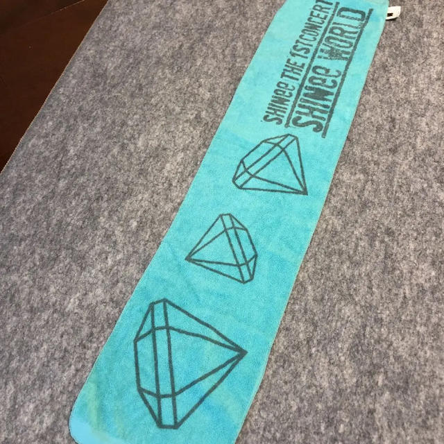 SHINee - SHINee World 1期とSWJ限定バスタオル&スローガンの SHINee - SHINee World 1期とSWJ限定バスタオル&スローガンの
