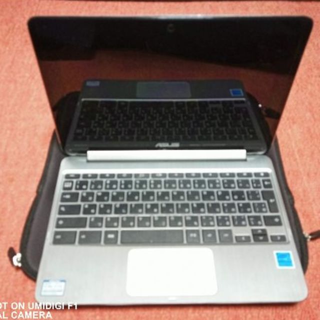 ASUS Chromebook Flip ノートパソコン C100P 10.1型 2