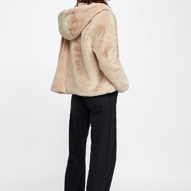 ZARA フェイクファー フード付きジャケット コート ZARA フェイクファー フード付きジャケット コート