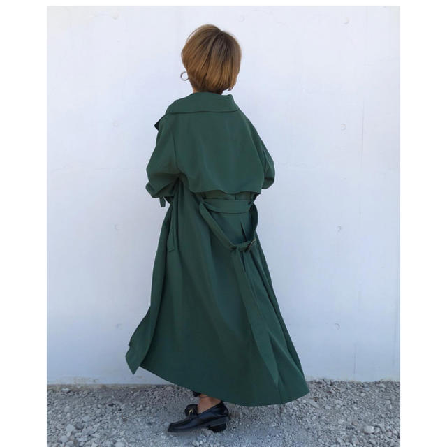 moussy(マウジー)のMOUSSY OVER SILHOUETTE トレンチコート レディースのジャケット/アウター(トレンチコート)の商品写真