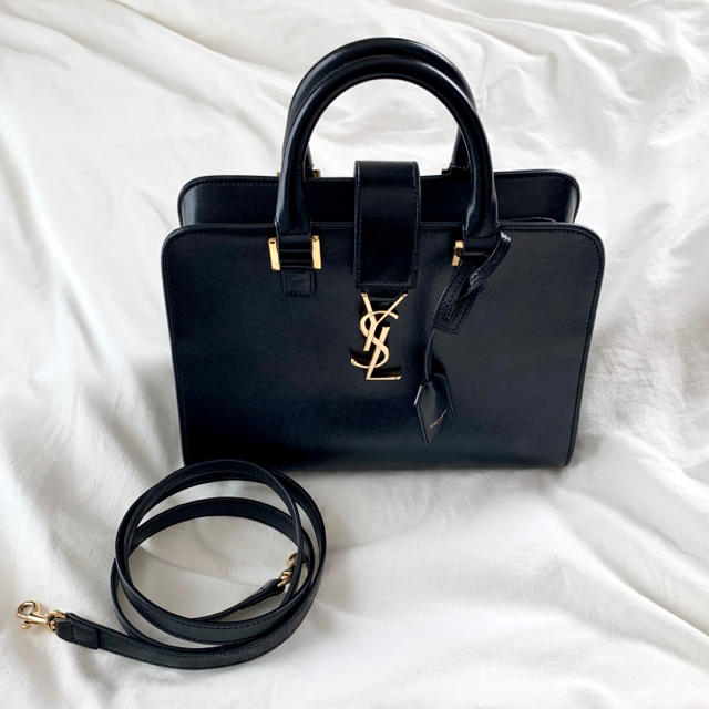大人も着やすいシンプルファッション Saint Laurent サンローラン
