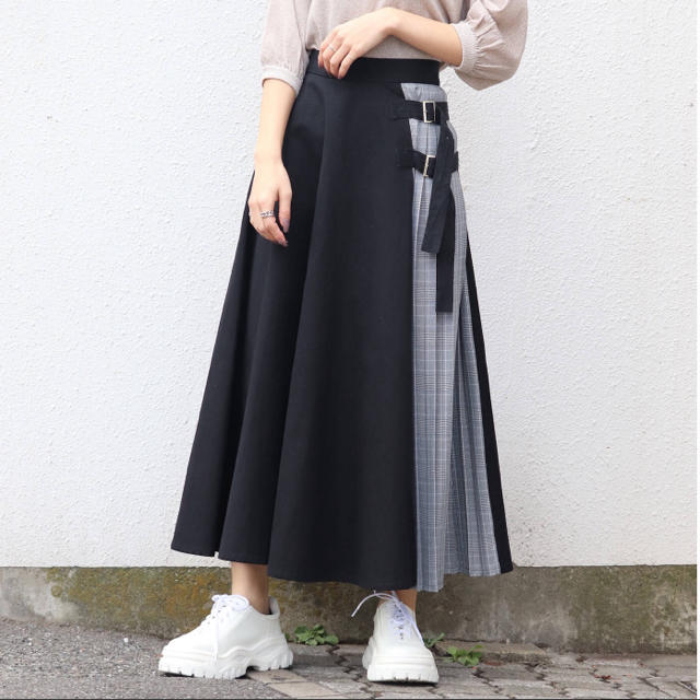 MURUA(ムルーア)のmurua サイドベルトフレアマキシスカート レディースのスカート(ロングスカート)の商品写真