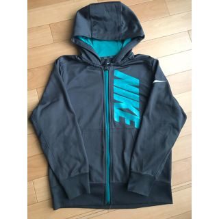 ナイキ(NIKE)のNIKE 裏起毛パーカー　M（140センチ）(ジャケット/上着)