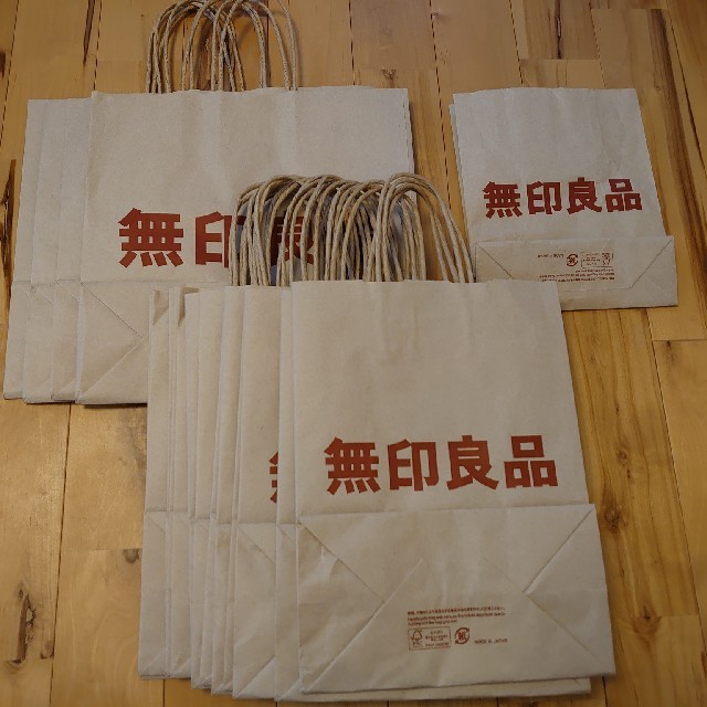 MUJI (無印良品)(ムジルシリョウヒン)のりこ様専用　　無印良品　紙袋　ショッパー　中5枚 レディースのバッグ(ショップ袋)の商品写真