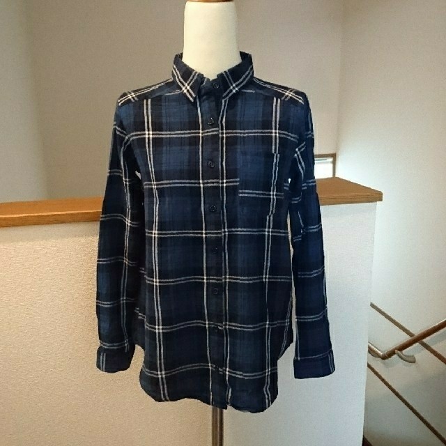 INGNI(イング)のイングシャツ　INGNI ブルー系チェックシャツ


 レディースのトップス(シャツ/ブラウス(長袖/七分))の商品写真