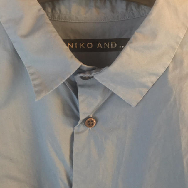 niko and...(ニコアンド)のniko and ワイドロングスリーブシャツ　ブルー　M メンズのトップス(シャツ)の商品写真