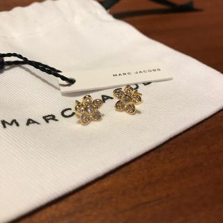 マークジェイコブス(MARC JACOBS)のマークジェイコブス　ピアス　ゴールド/フラワー(ピアス)