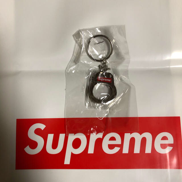 Supreme(シュプリーム)のSupreme Handcuffs Keychain ハンドカフス メンズのファッション小物(キーホルダー)の商品写真