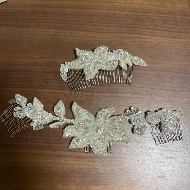 Vera Wang(ヴェラウォン)のもか様専用　オルガブランカ　ヘッドドレス　DAISY HEAD comb ハンドメイドのウェディング(ヘッドドレス/ドレス)の商品写真