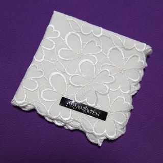 イヴサンローランボーテ(Yves Saint Laurent Beaute)のamk様  専用商品   イヴ・サンローラン刺繍ハンカチ(ハンカチ)