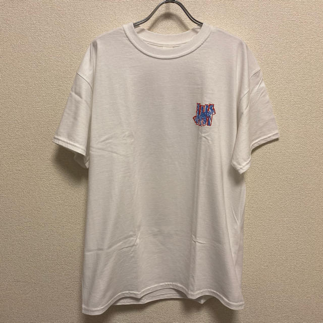 UNDEFEATED(アンディフィーテッド)のアンディフィーテッド　Tシャツ　supreme L メンズのトップス(Tシャツ/カットソー(半袖/袖なし))の商品写真