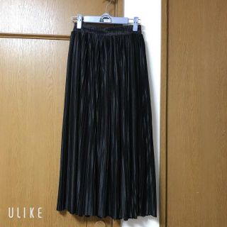 【最終処分】 黒 サテン プリーツ フレアスカート  (ひざ丈スカート)