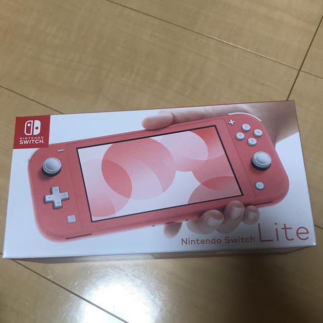 Nintendo Switch lite コーラル