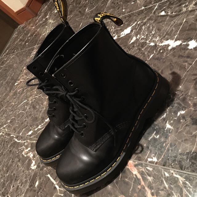 Dr.Martens(ドクターマーチン)のドクターマーチン 8ホール ブーツ レディースの靴/シューズ(ブーツ)の商品写真