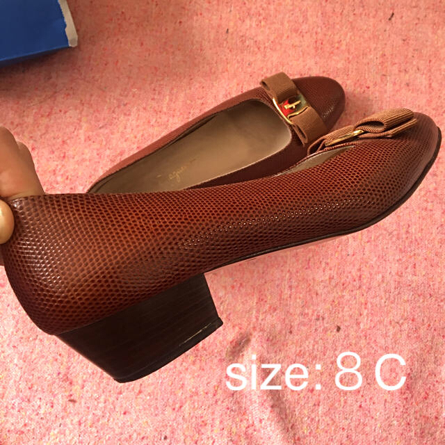 Ferragamo(フェラガモ)のフェラガモ　パンプス3.5cmヒール茶色 レディースの靴/シューズ(ハイヒール/パンプス)の商品写真