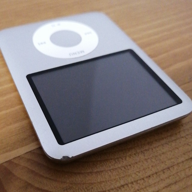 Apple(アップル)のiPod nano 第3世代  4GB スマホ/家電/カメラのオーディオ機器(ポータブルプレーヤー)の商品写真