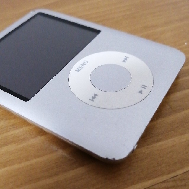 Apple(アップル)のiPod nano 第3世代  4GB スマホ/家電/カメラのオーディオ機器(ポータブルプレーヤー)の商品写真