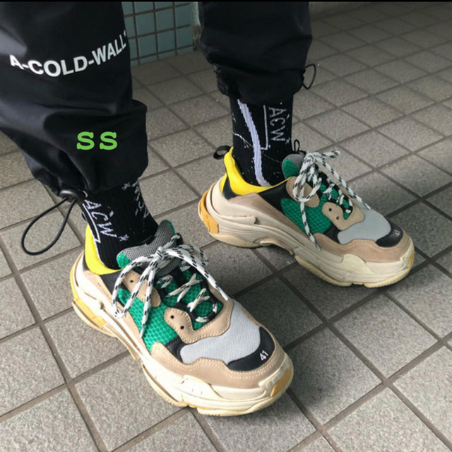 お得高品質】 Balenciaga バレンシアガ Triple S Sneakers トリプルS スニーカー の通販 by  断捨離したい！！｜バレンシアガならラクマ