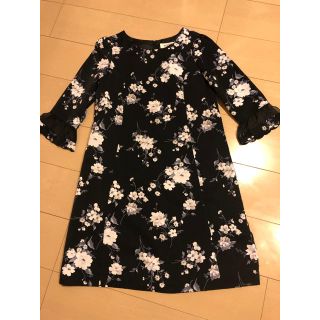 ミッシュマッシュ(MISCH MASCH)の☆ほぼ新品未使用MISCH MASCHの花柄ワンピース☆(ひざ丈ワンピース)