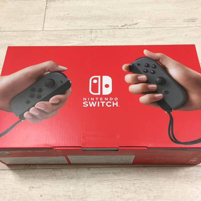 Nintendo Switch(ニンテンドースイッチ)の【即発送】Nintendo Switch グレー 店舗印あり エンタメ/ホビーのゲームソフト/ゲーム機本体(家庭用ゲーム機本体)の商品写真